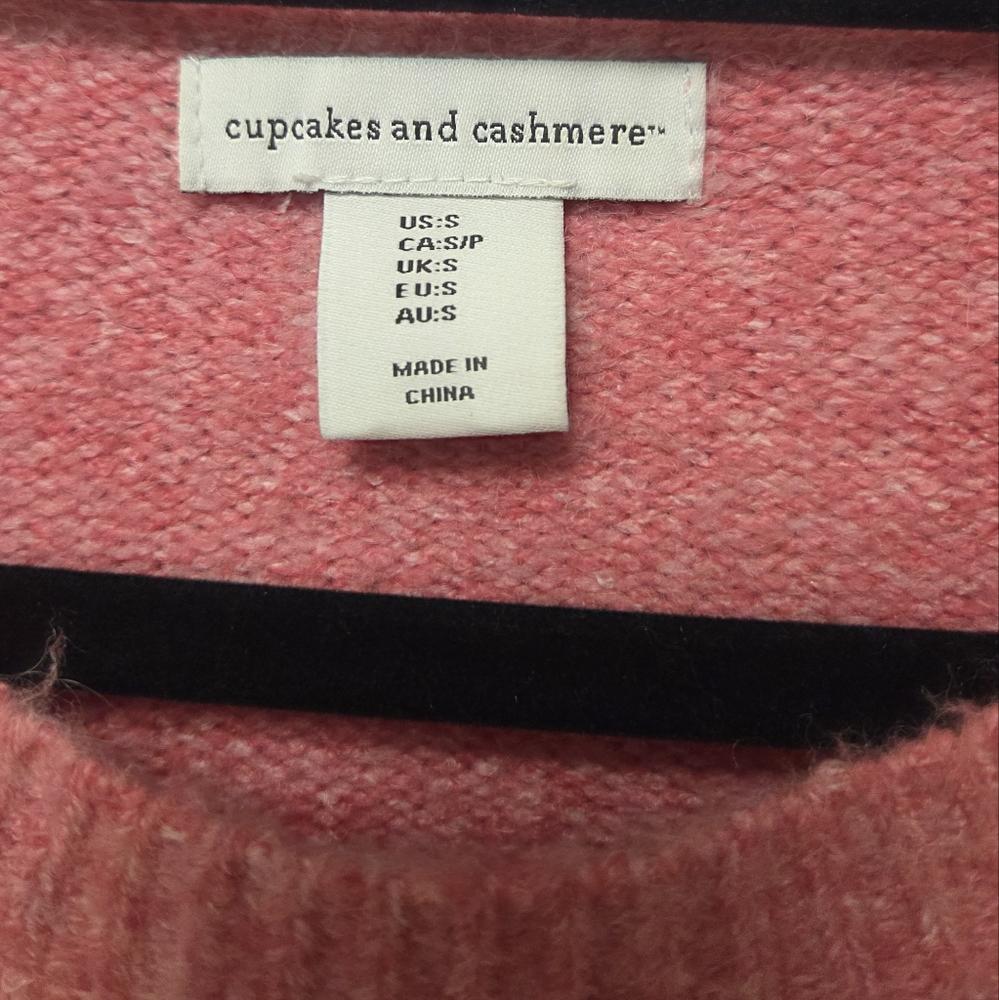 Cupcakes and Cashmere Heart Sweater, Size S, perfect for Valentine's Day! - Picture 3 of 5